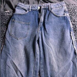 Blue and navy jeans - perfect for summer #summer